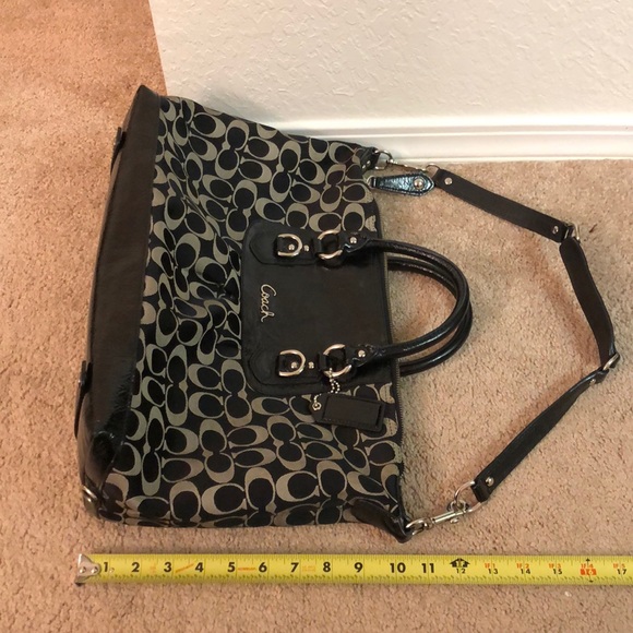 Coach Handbag - Picture 4 of 8